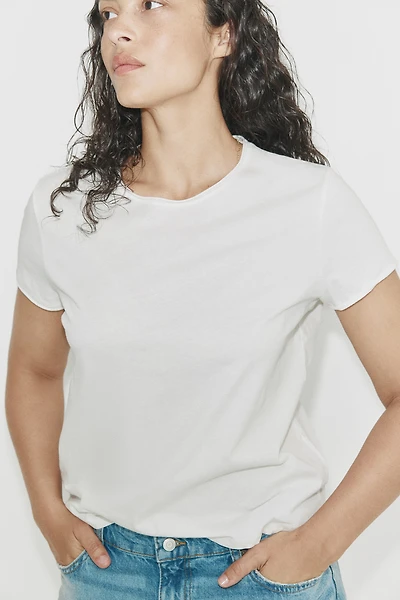T-shirt à bords roulottés