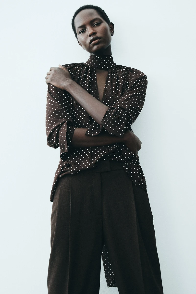 Blouse à col cravate