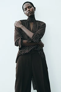 Blouse à col cravate