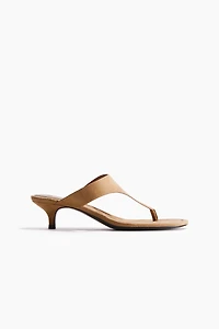 Sandales à petit talon