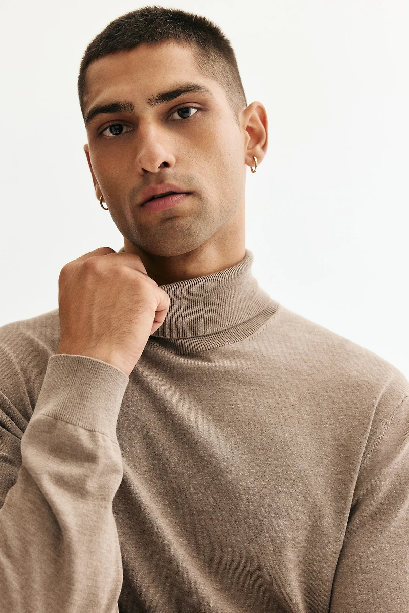 Chandail à col roulé classique