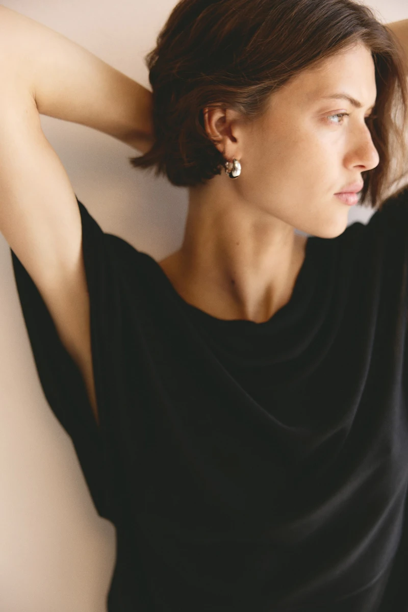 Batwing-Sleeved Fine-Knit Top