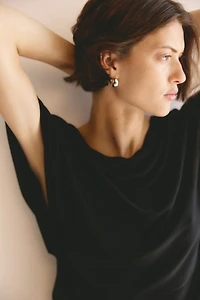 Batwing-Sleeved Fine-Knit Top