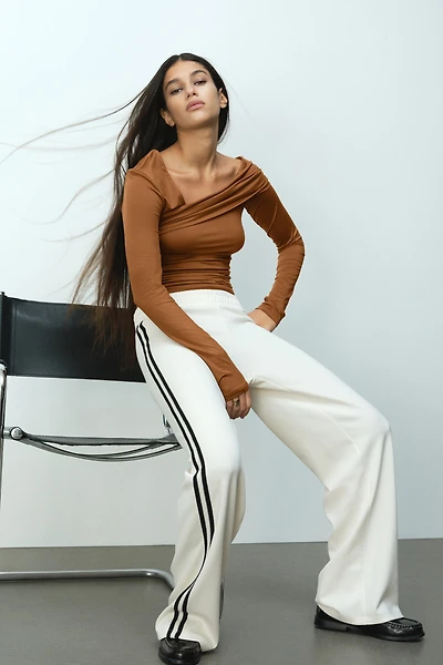 Haut asymétrique à effet drapé