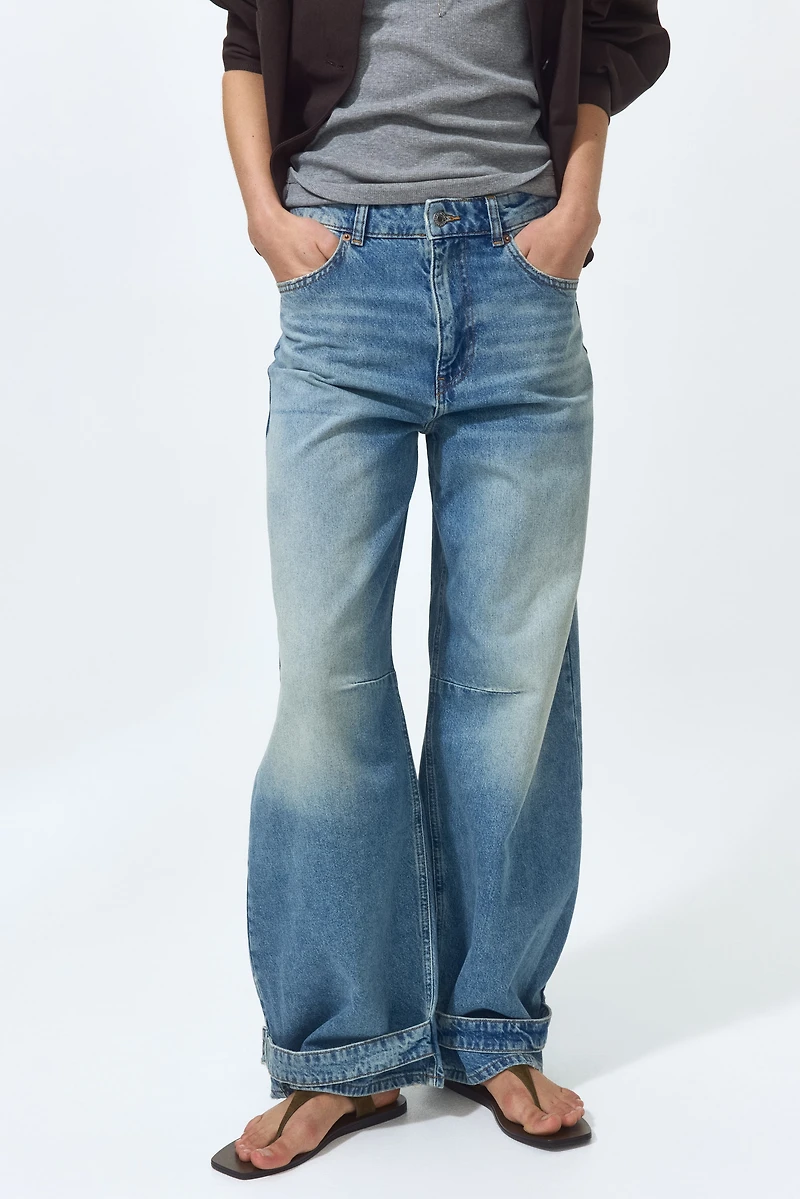 Barrel-Leg High-Waist Jeans