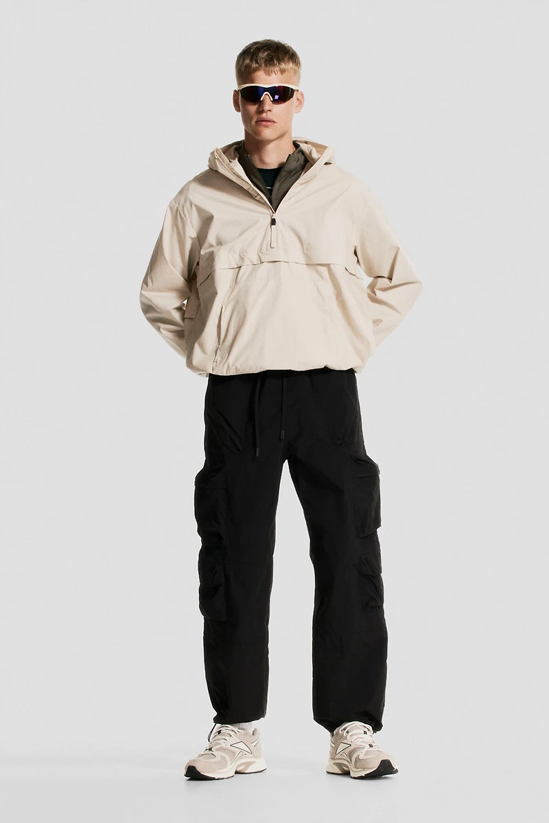 Loose-Fit Water-Repellent Cargo Pants