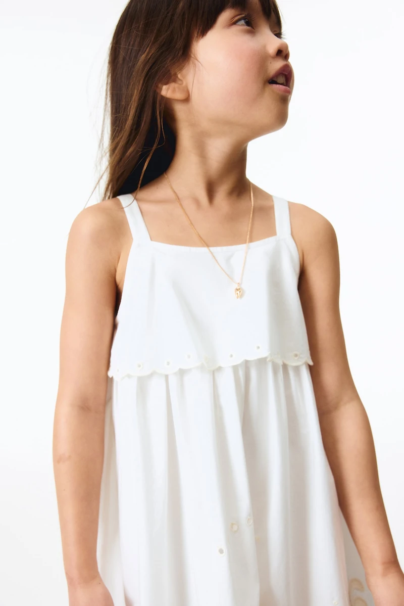 Robe brodée à bretelles fines
