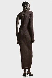 Robe asymétrique à effet métallisé