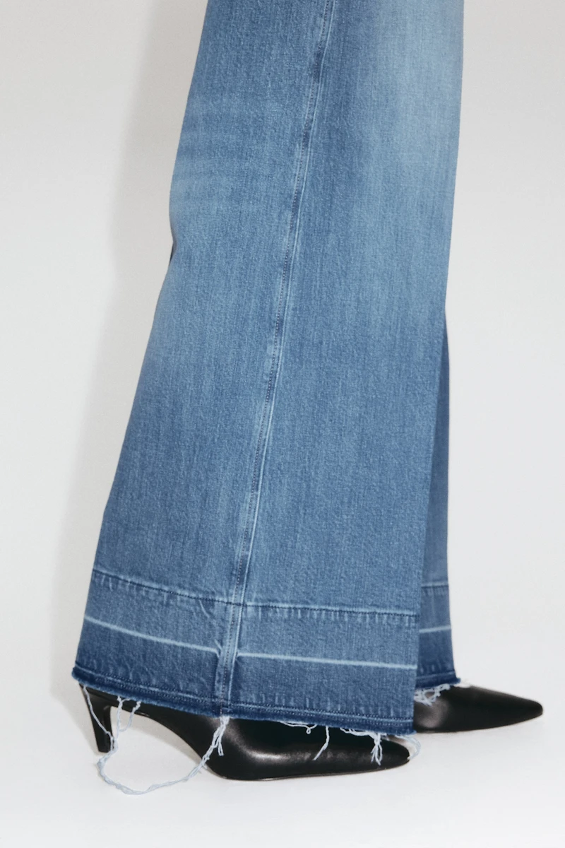 Jean taille haute avec jambes larges