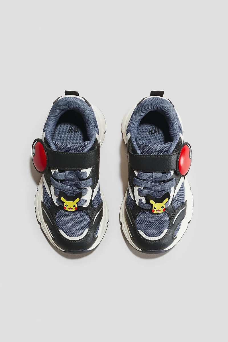 Motif-Detail Sneakers