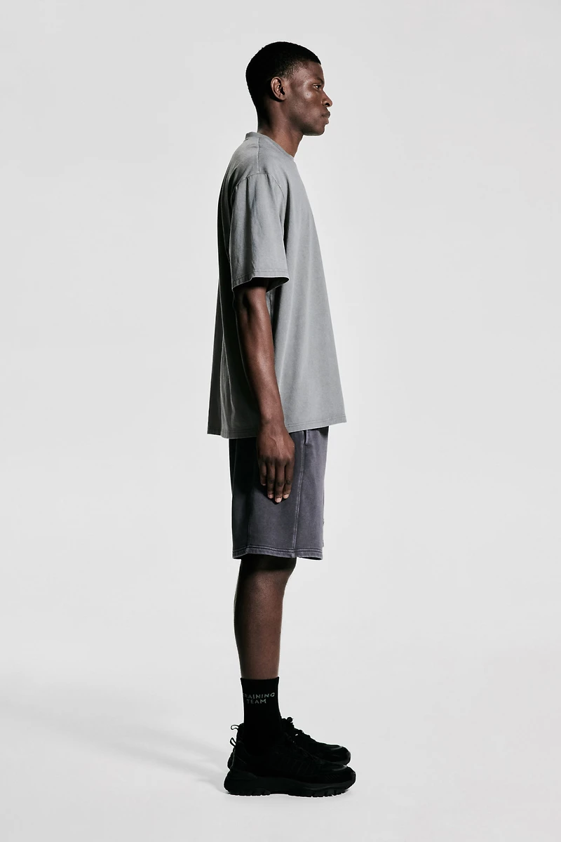 Loose-Fit Sports Shirt with DryMove™