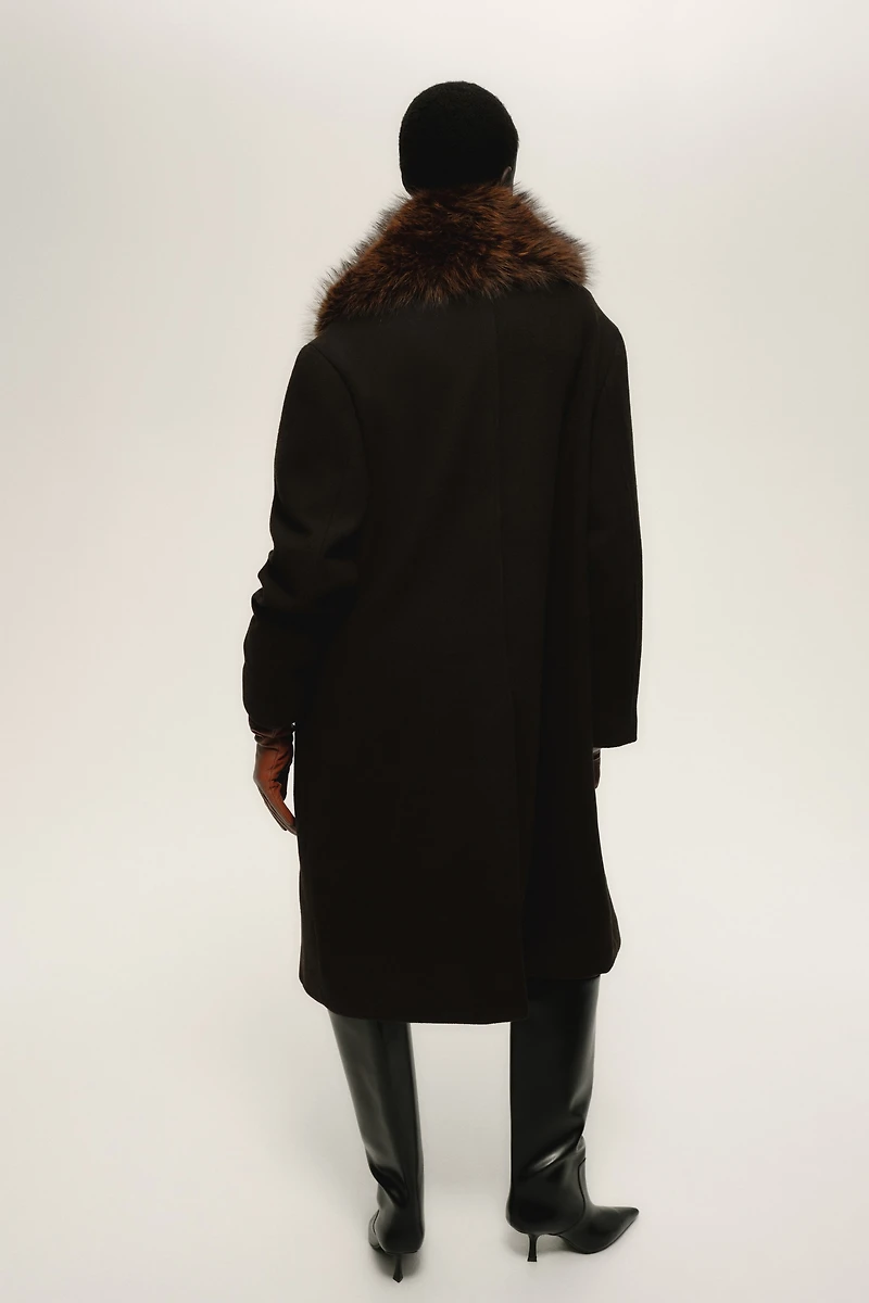 Manteau à fermeture croisée