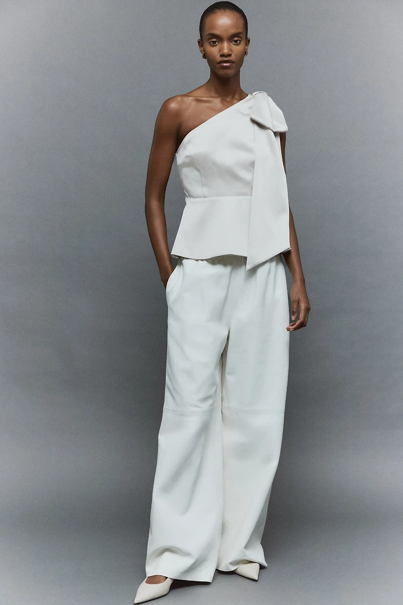 Haut asymétrique avec boucle