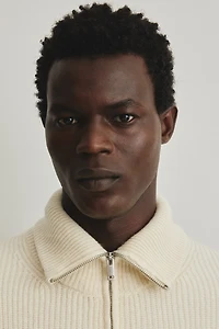 Chandail classique en laine avec col