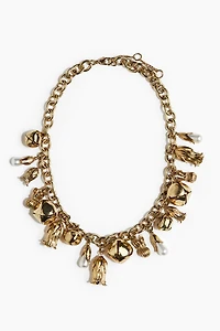 Collier avec breloques