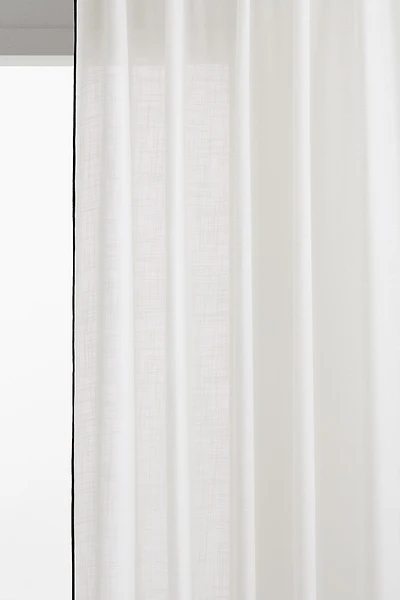 Single-Pack Slub-Weave Curtain