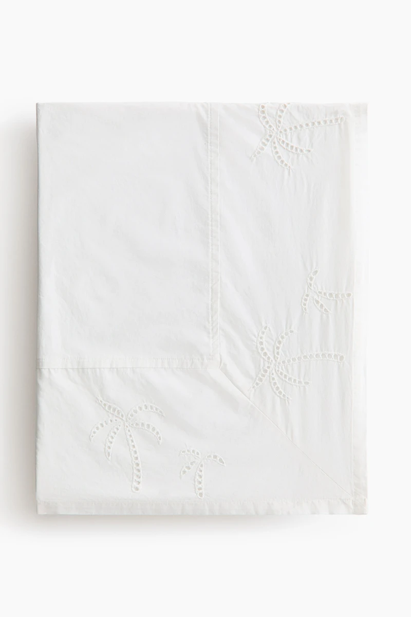 Tablecloth with Eyelet Embroidery