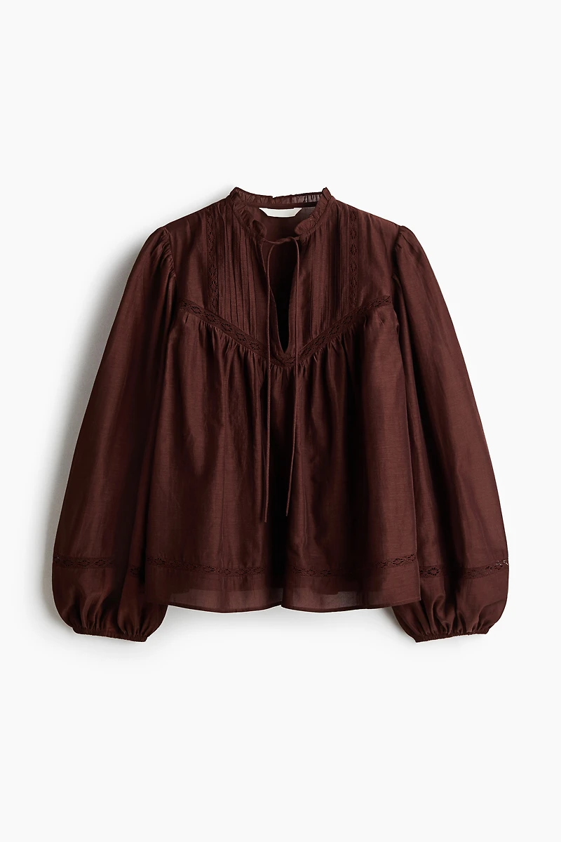 Blouse en viscose mélangée avec dentelle