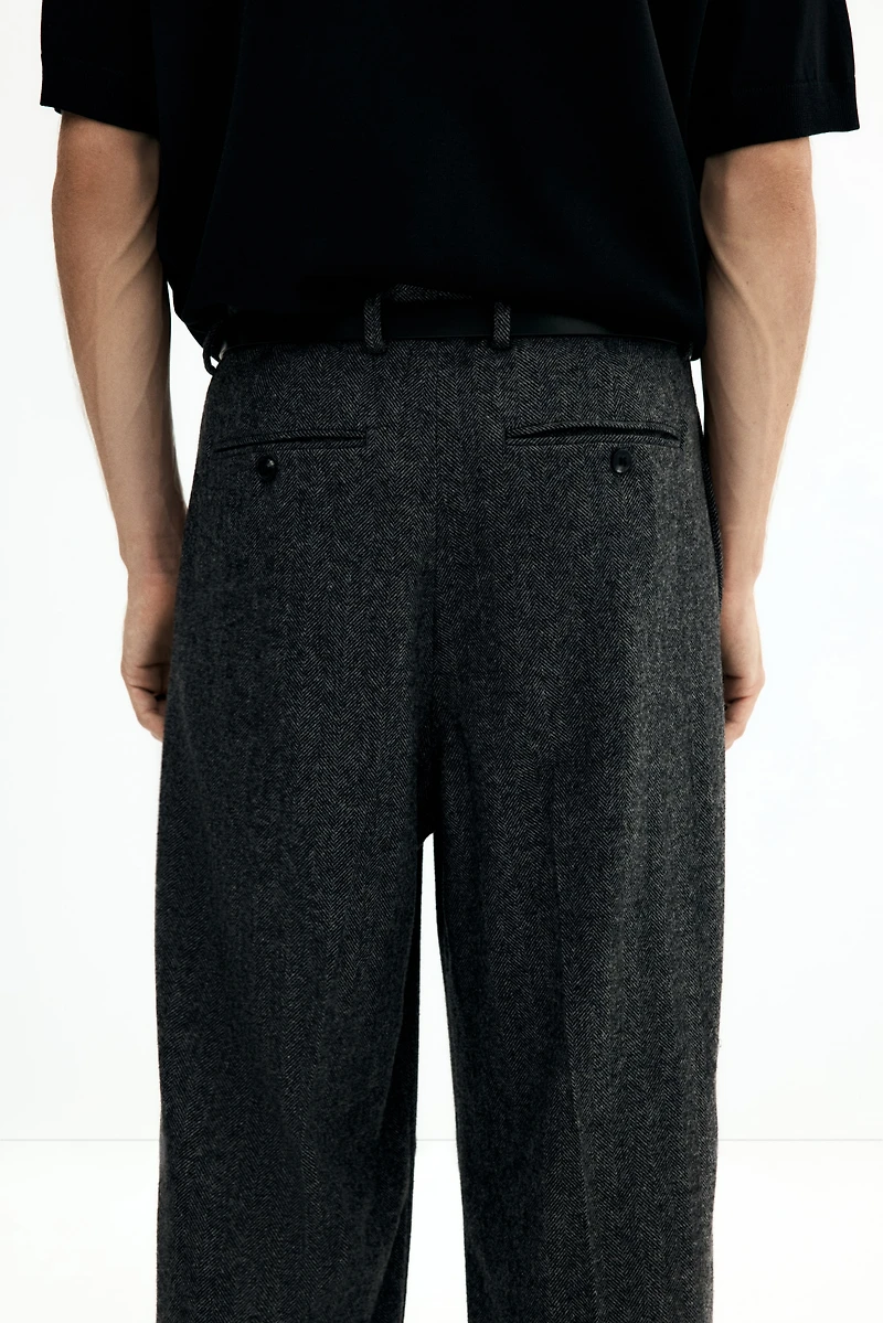 Loose-Fit Tailored Pants