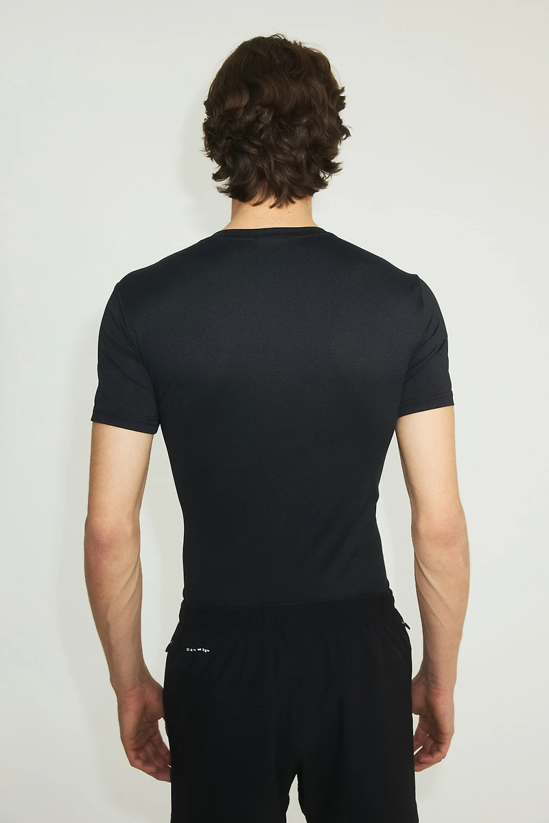 Muscle-Fit Sports Shirt with DryMove™