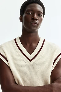 Loose-Fit Knit Sweater Vest