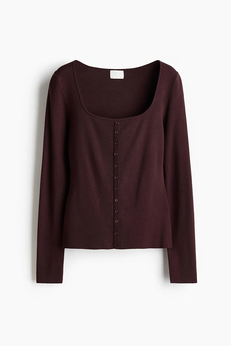 Haut à encolure carrée