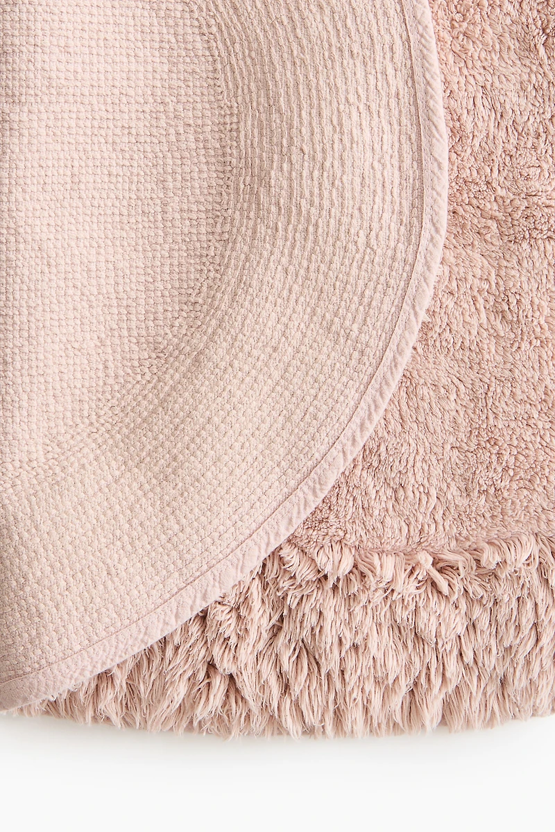 Oval Tufted Bath Mat