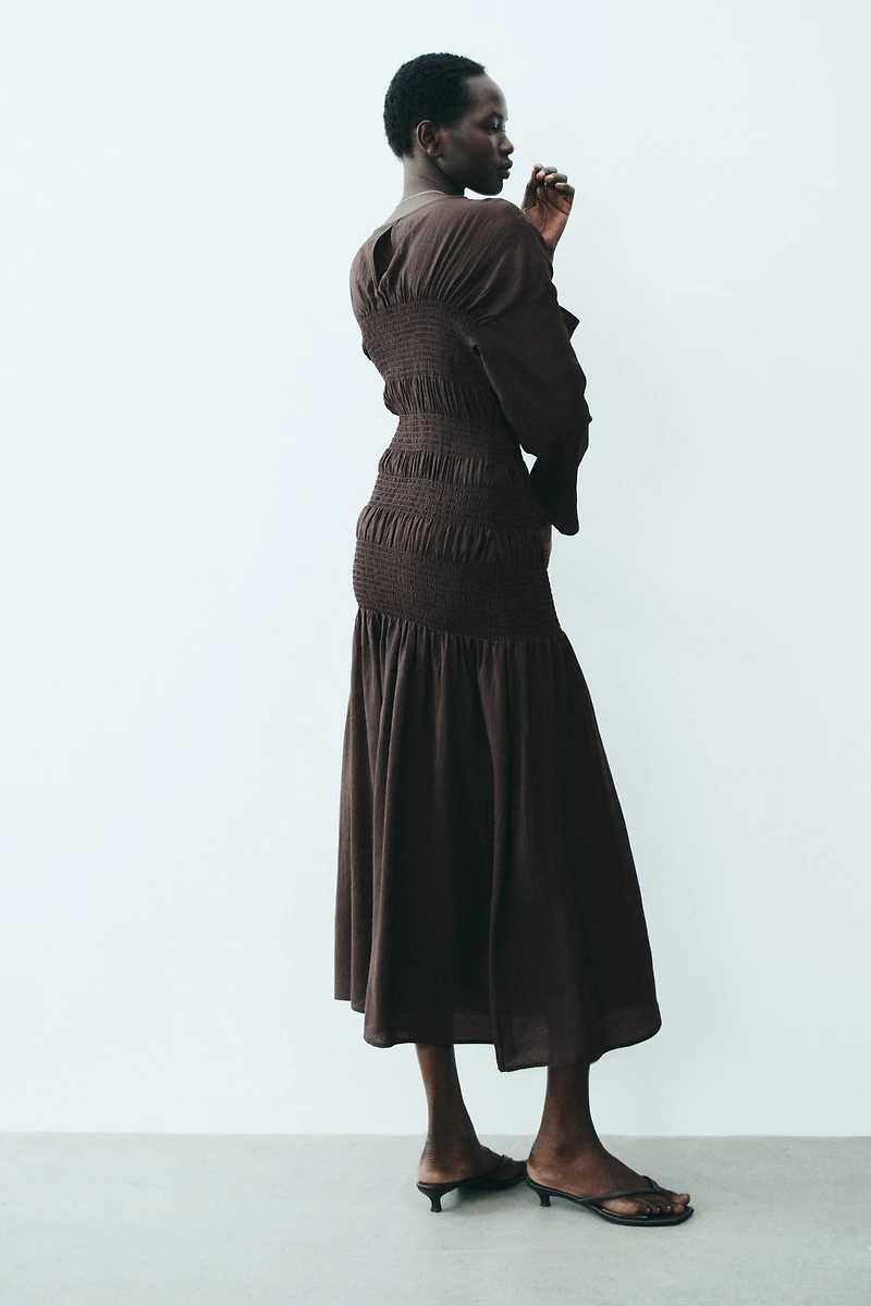 Robe avec nid d'abeille