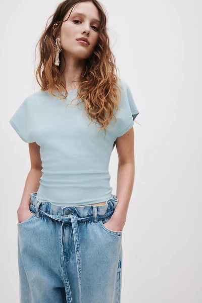 Haut à encolure bateau