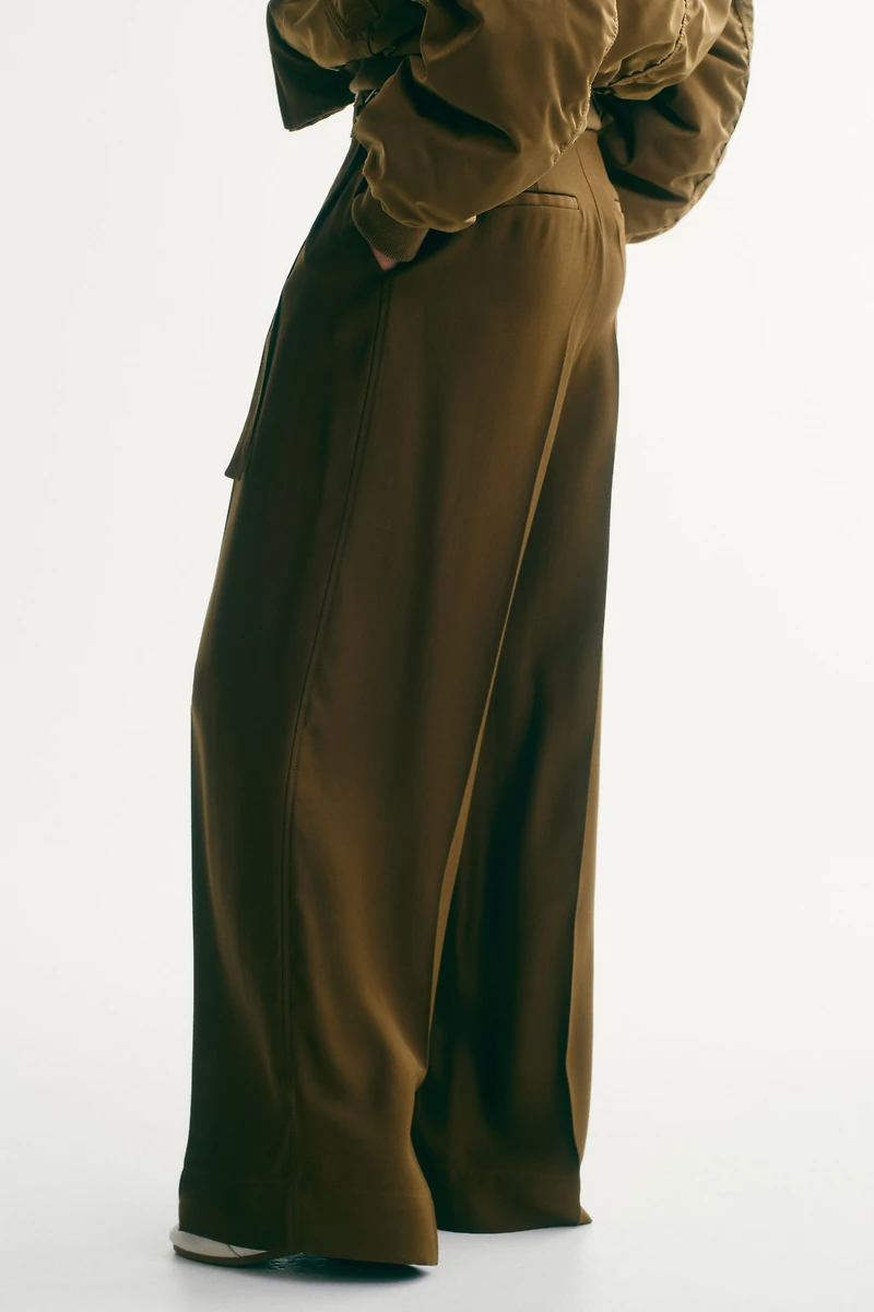 Wide-Leg Pants with Belt Detail