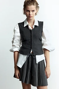 Piqué Keyhole Top