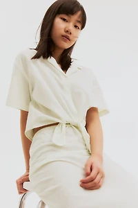 Chemise courte avec détail noué