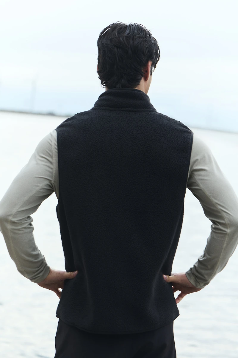 Regular-Fit Teddy Fleece Sports Vest