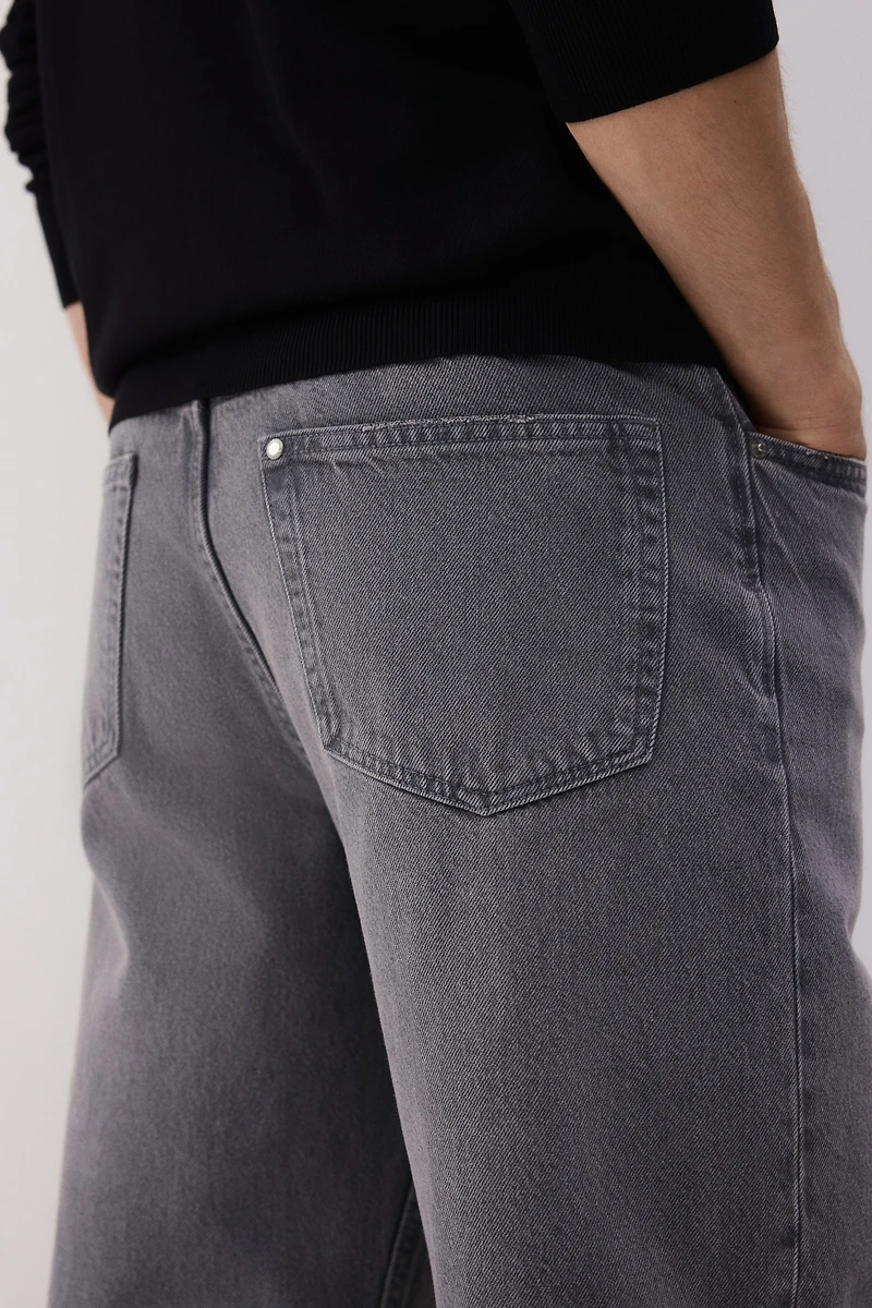 Loose Straight Jeans