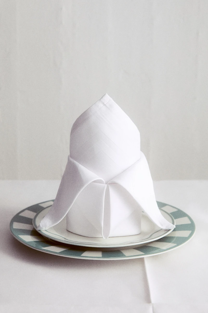 Grande assiette en porcelaine
