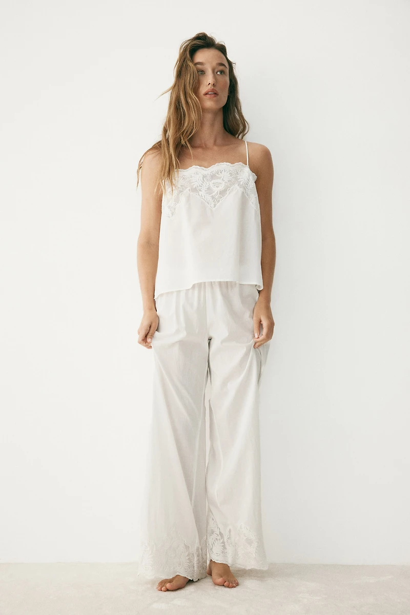 Pyjama en coton avec dentelle