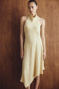 Robe dos nu asymétrique