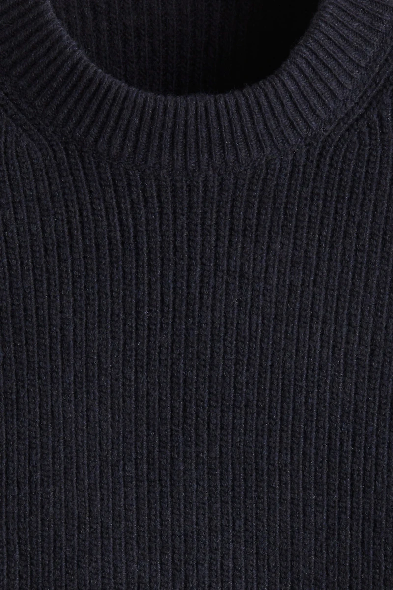 Loose-Fit Rib-Knit Sweater