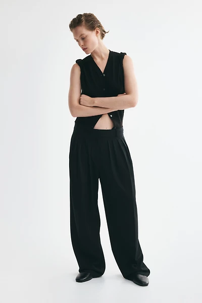 Wide-Leg Pleated Pants