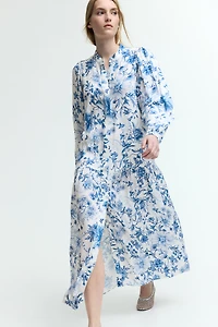 Robe longue à manches bouffantes