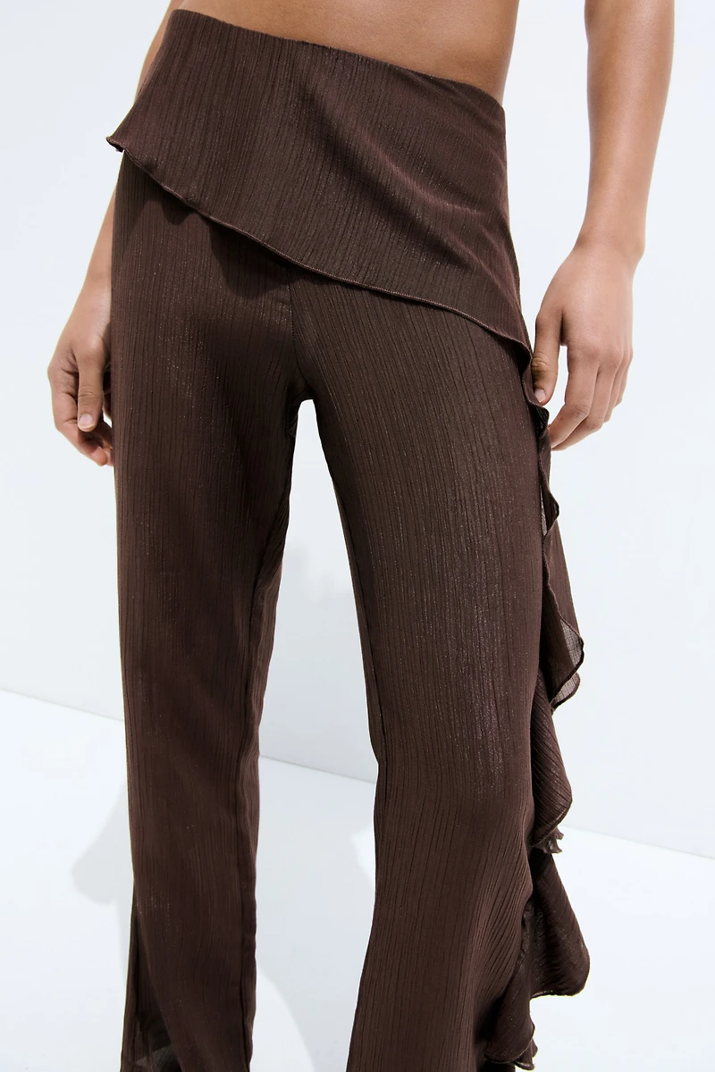 Pantalon froissé à volant
