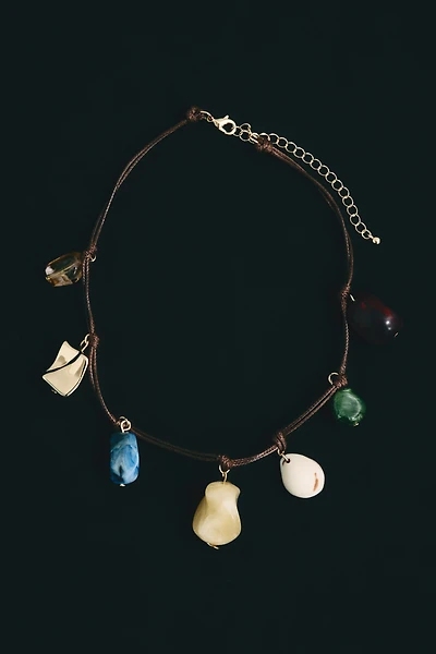 Collier cordon à breloques