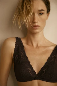 Soutien-gorge souple et coussiné en dentelle