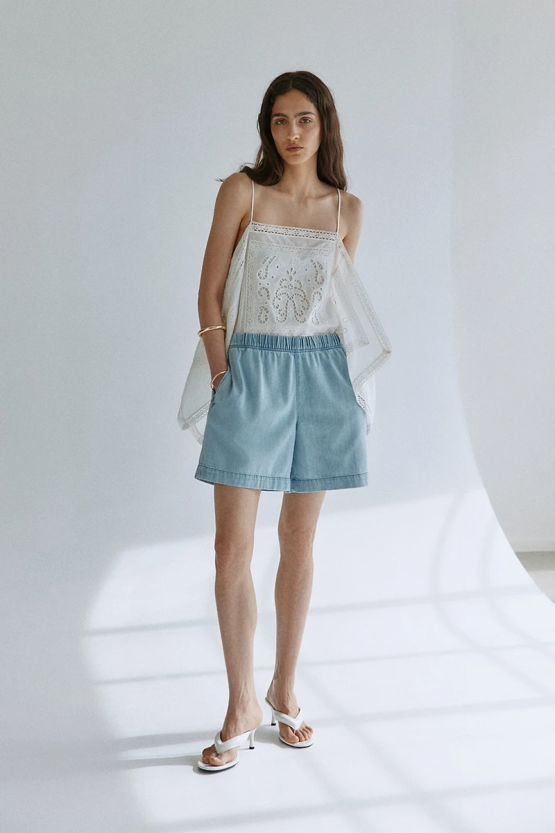 Short en denim avec taille élastique