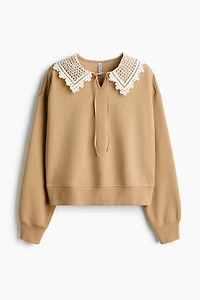 Sweatshirt with Collar