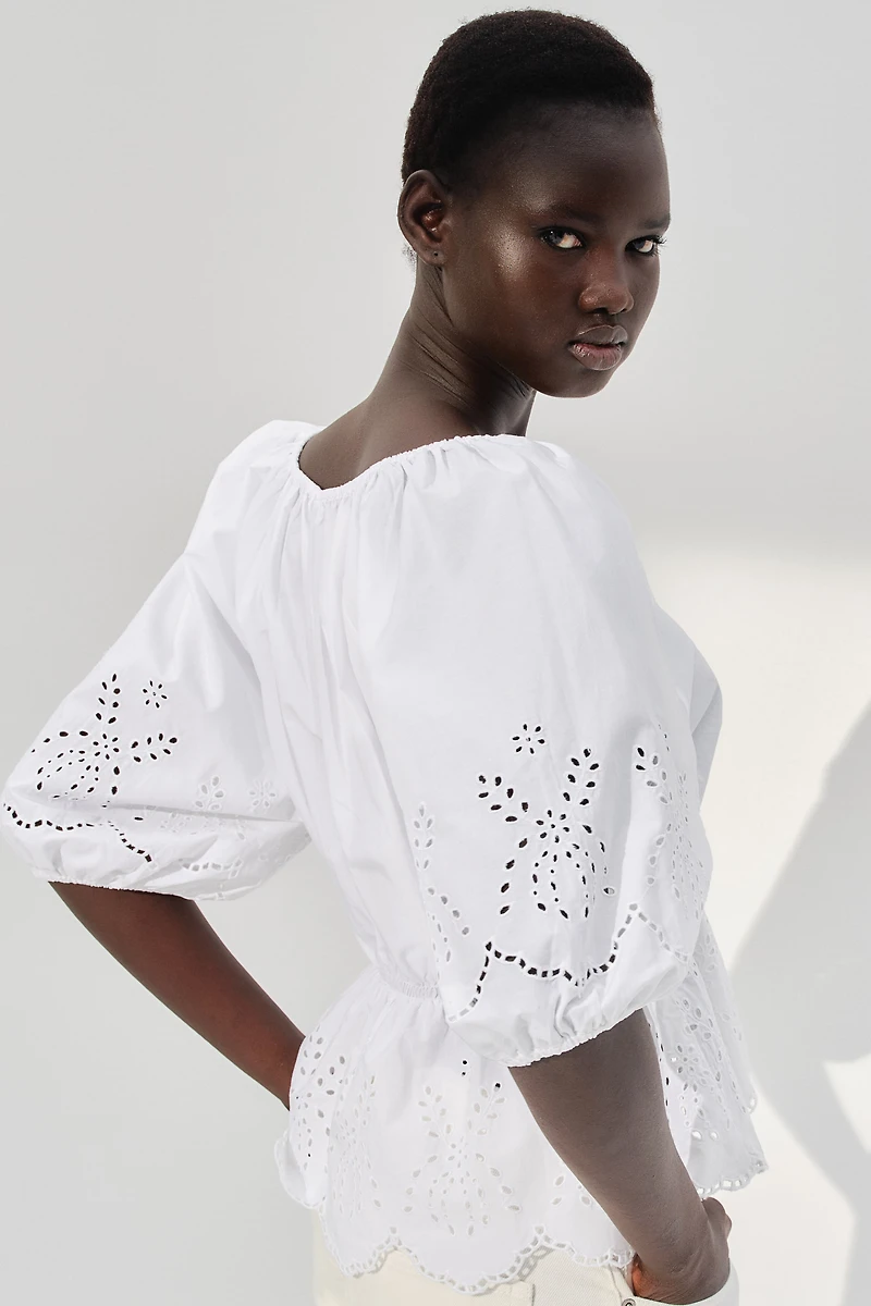 Blouse avec broderie anglaise