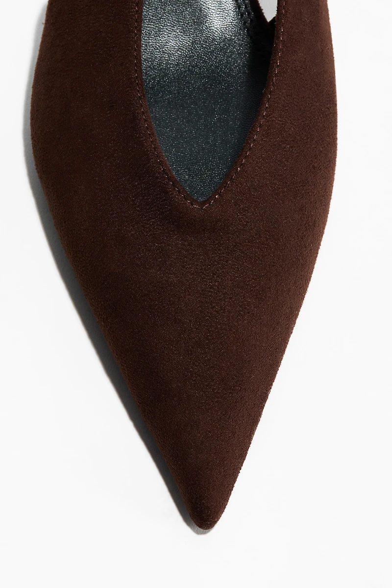 Escarpins à bride arrière avec petit talon