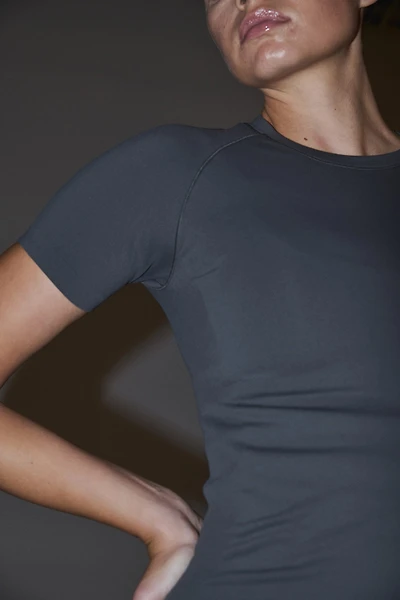 Seamless Slim-Fit Sports T-Shirt with DryMove™