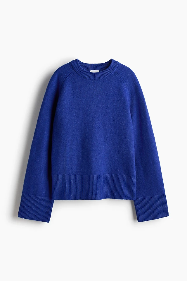 Raglan-Sleeved Sweater