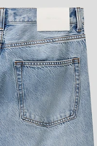 Jean détendu à jambes semi évasées